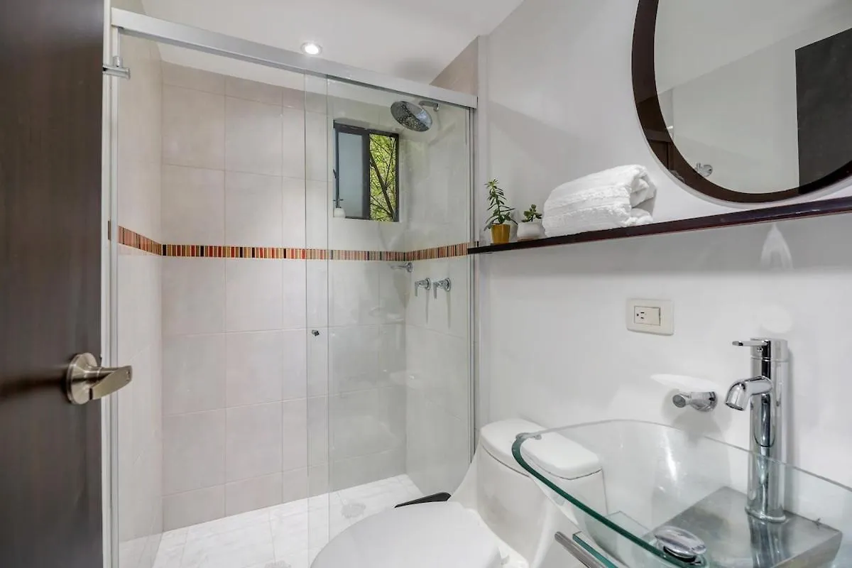 Maravilloso Apartamento En El Poblado Con Parqueadero Medellin
